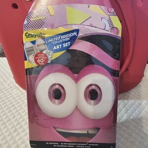 Crayola Limited Collection Edition Art Set